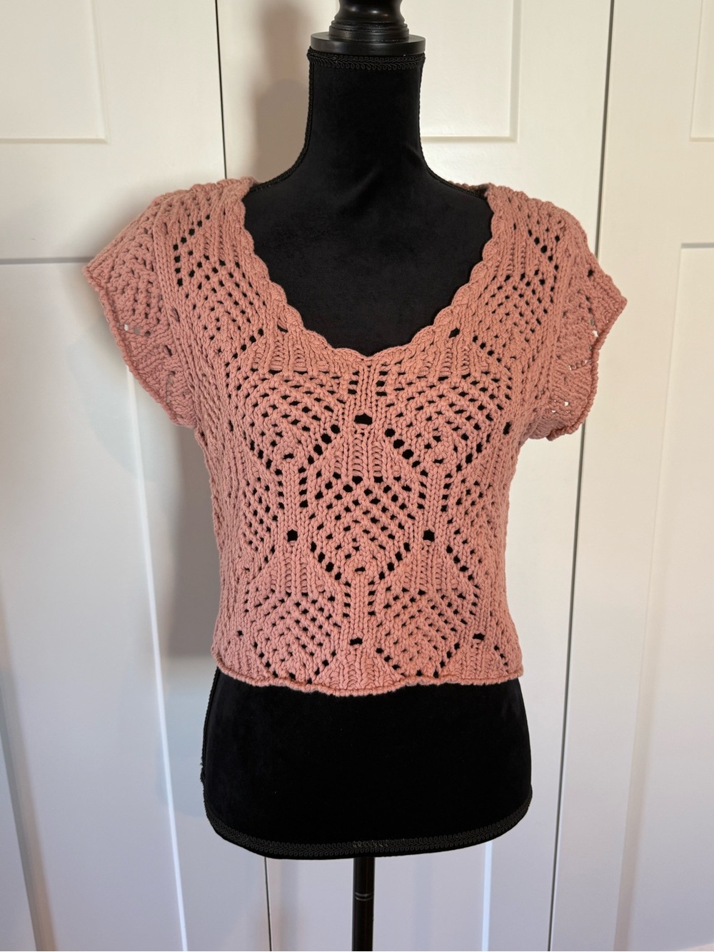 By Together Open-Knit V-Neck Crop Sweater in Dusty Rose